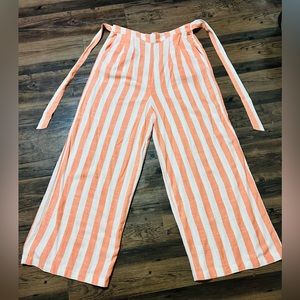 new/clean, good condition, no holes, no stains, no fade